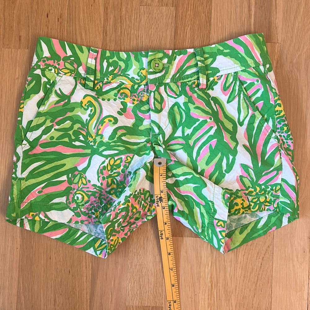Lilly Pulitzer White Seeing Pink, Green, Yellow Elephant Callahan Shorts Size 00 - Picture 5 of 14